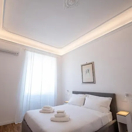 Vatican Cloud Luxury Modern Apartamento