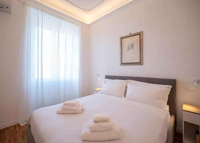 Vatican Cloud Luxury Modern *